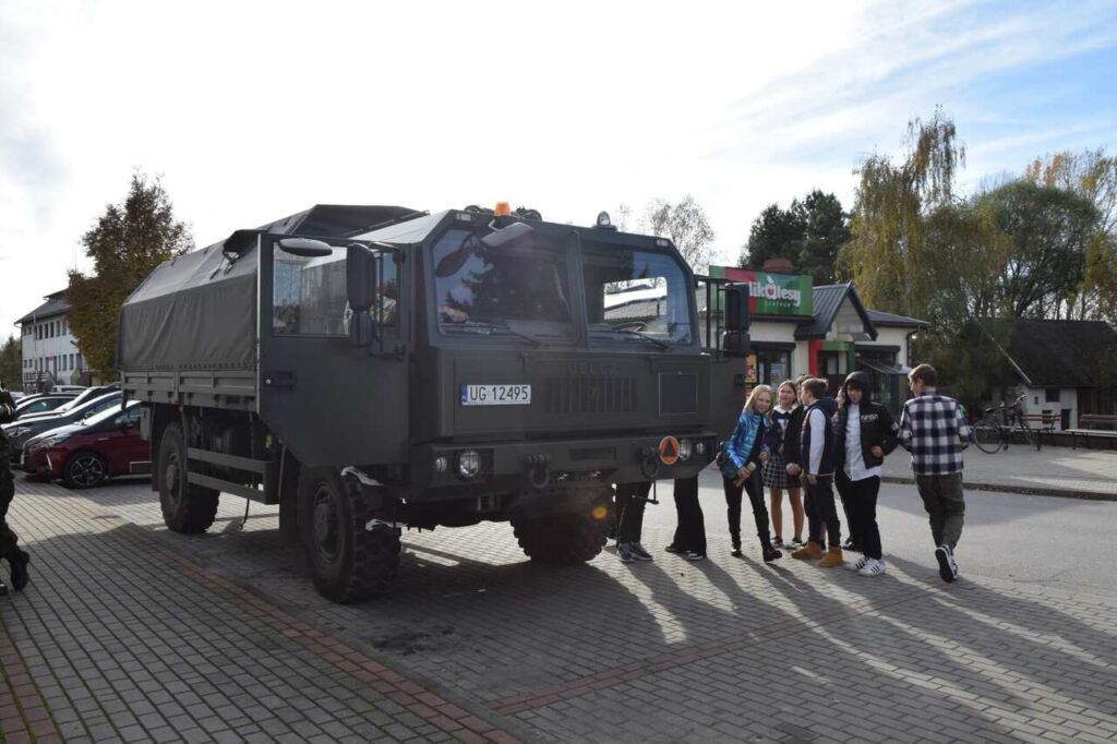 Wystawa pojazdów wojskowych 